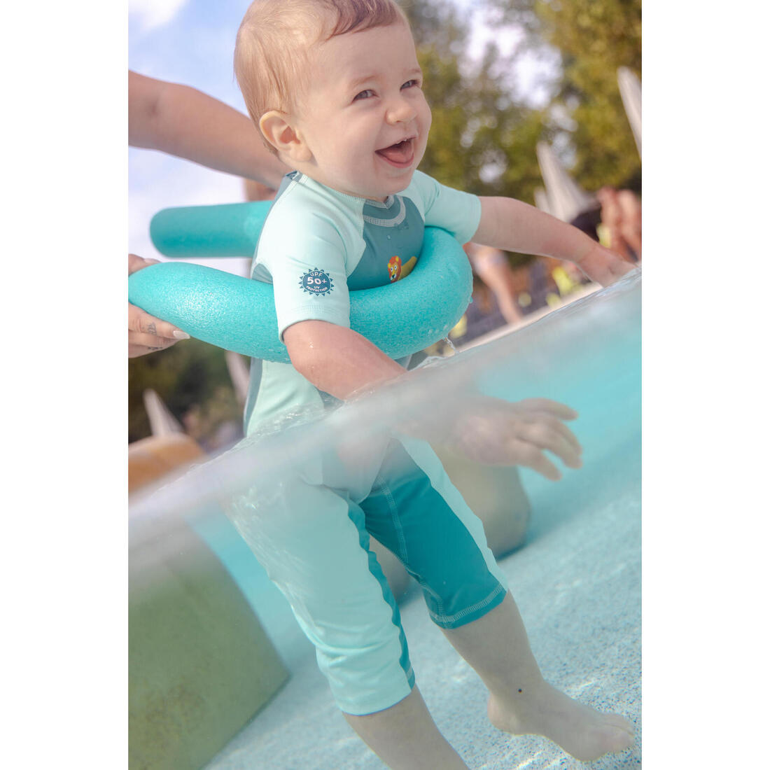 Combinaison anti uv bébé kloupi  vert imprimé savane