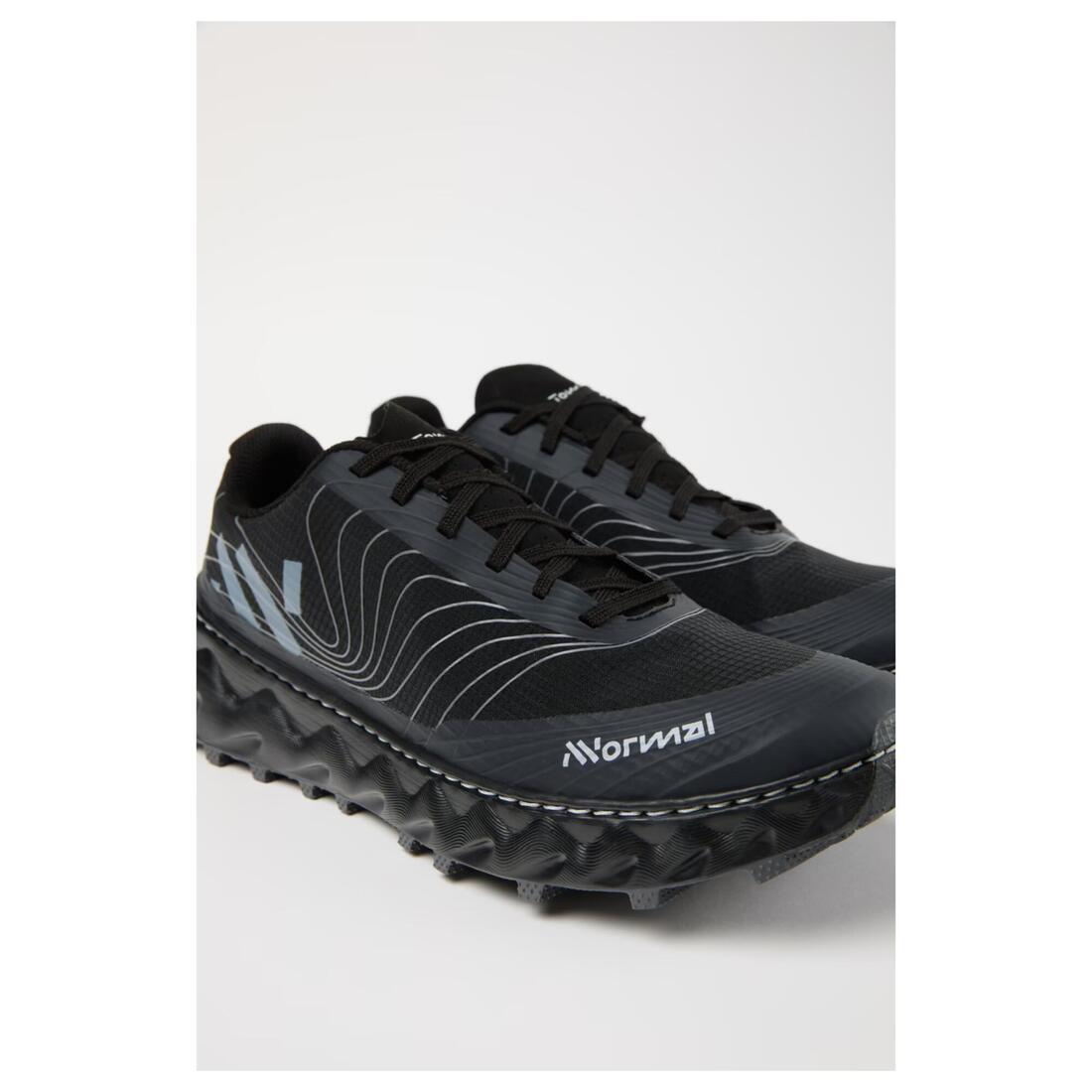 Chaussures de trail de la marque NNORMAL