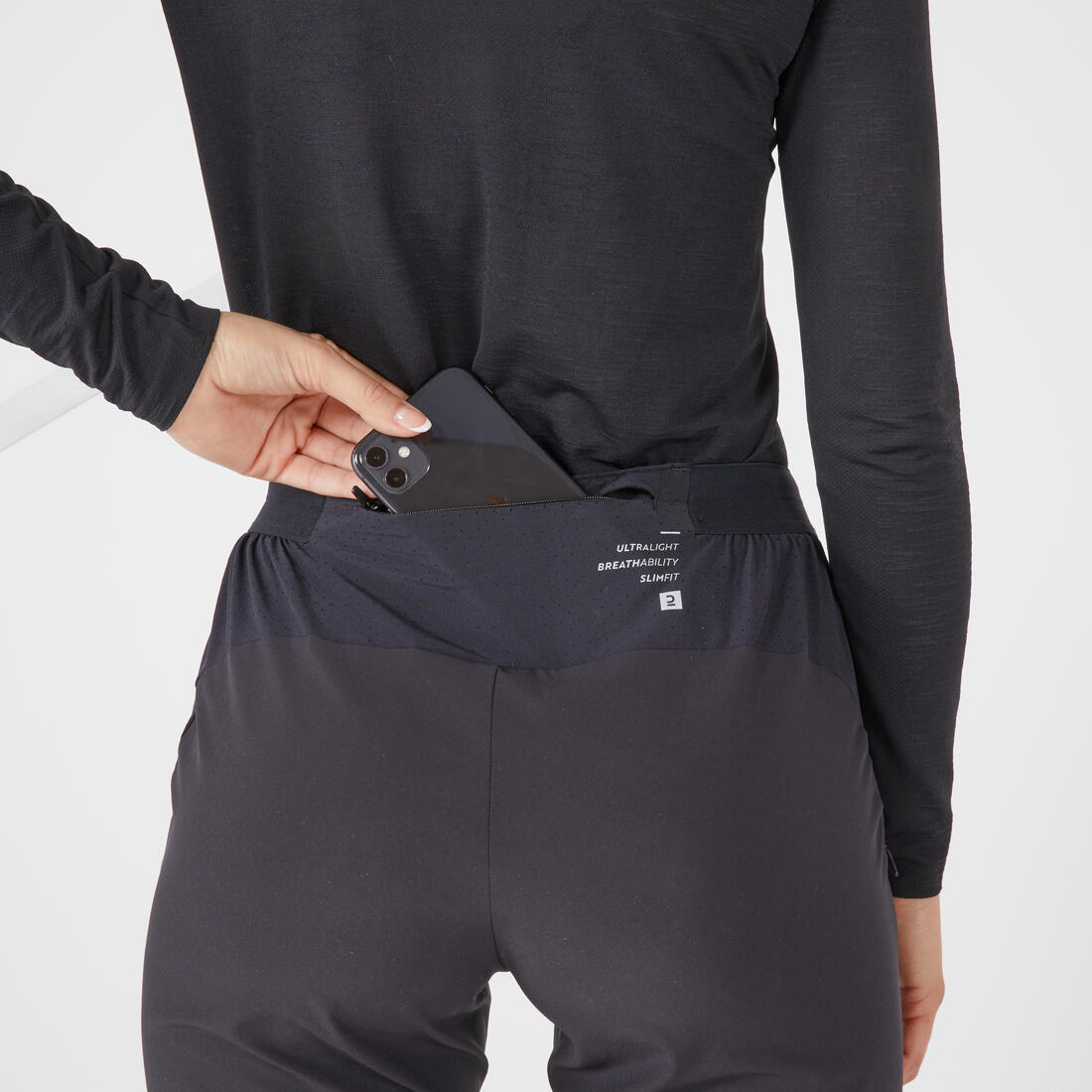 PANTALON RUNNING FEMME COUPE FITTEE - KIPRUN LIGHT NOIR