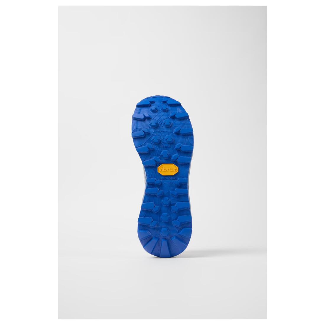 Chaussures de trail de la marque NNORMAL