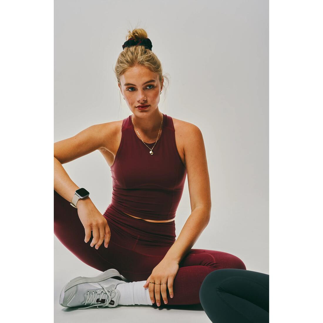 Débardeur de sport court galbant femme foncé