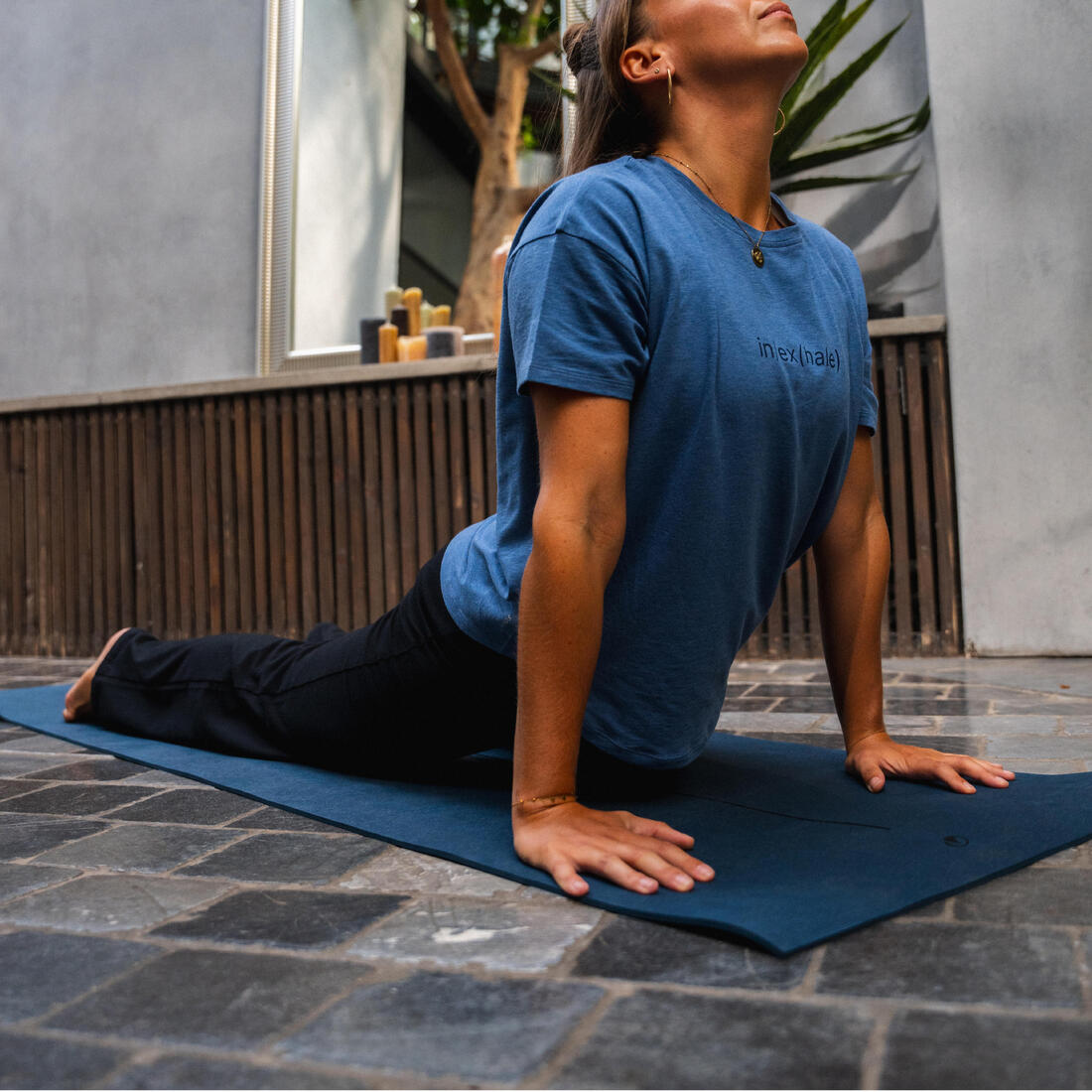 Tapis de yoga débutant adhérence et confort 5mm, bleu foncé