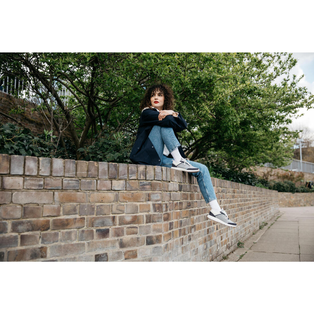 Chaussures marche urbaine femme, walk active bleu blanc
