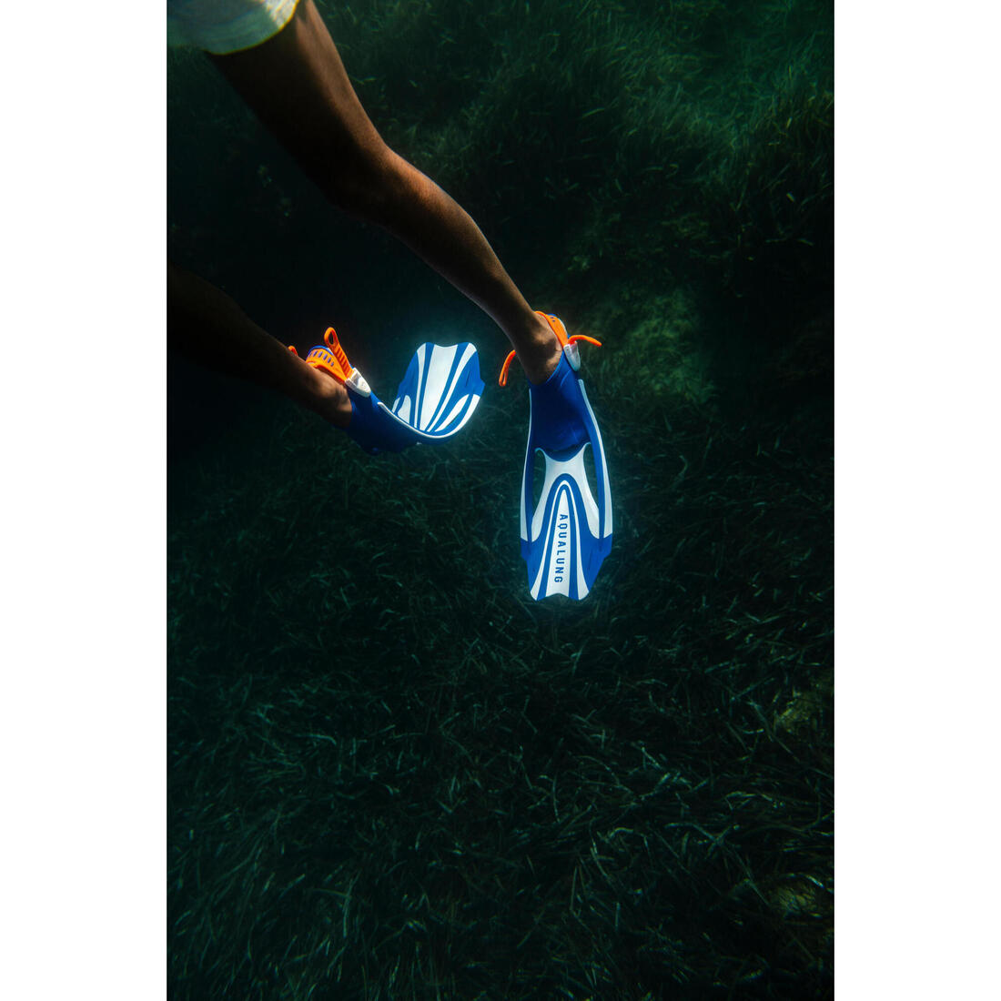Palmes de snorkeling courtes à talons ouverts raglables - Zinger 2.0 bleu