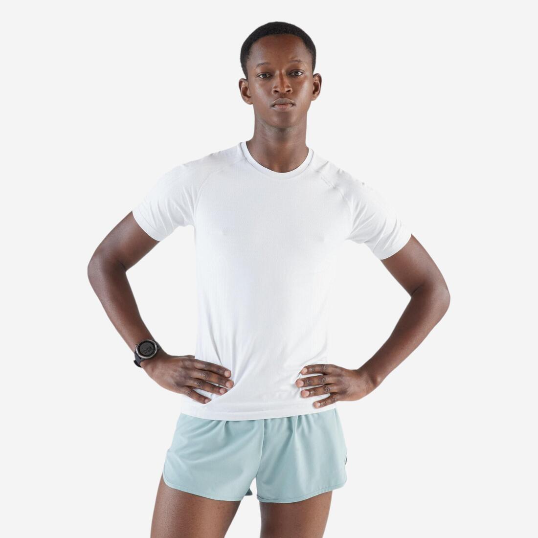 T-SHIRT DE RUNNING 500 CONFORT SLIM SANS COUTURES – blanc ultra