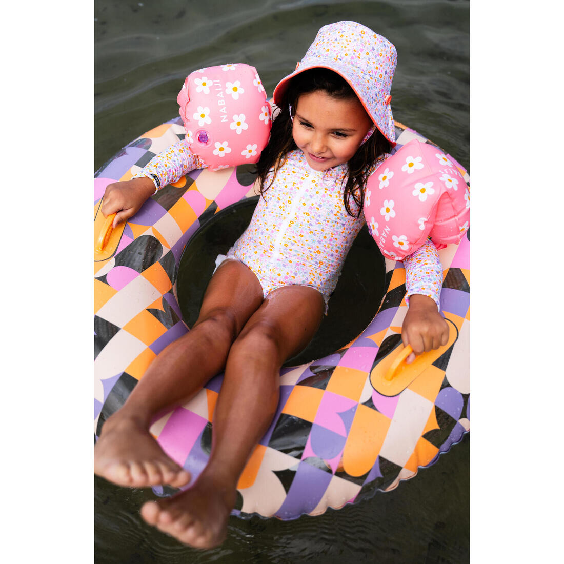 Chapeau anti uv bébé réversible rose clair et imprimé fleurs