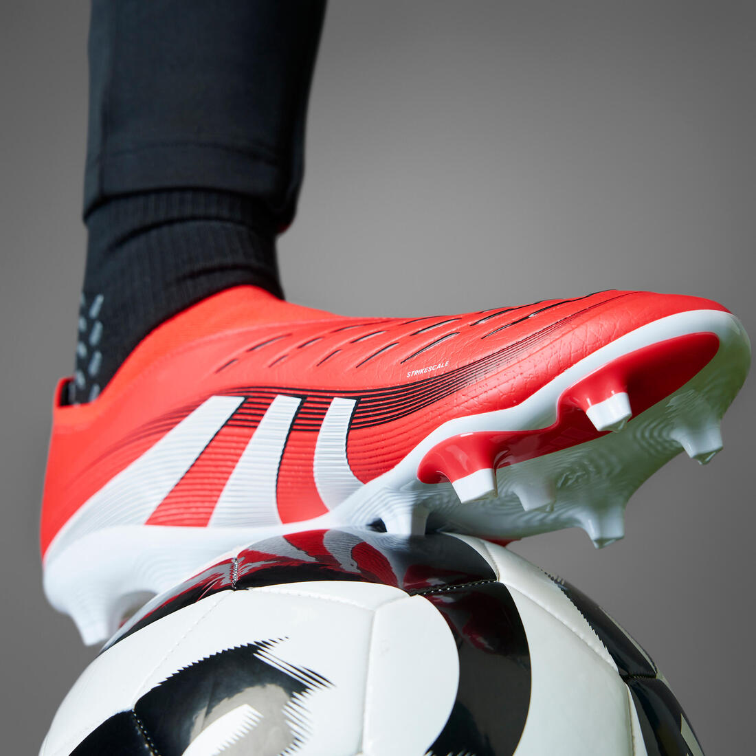 Chaussure Predator League Laceless FG/MG Adulte Rouge