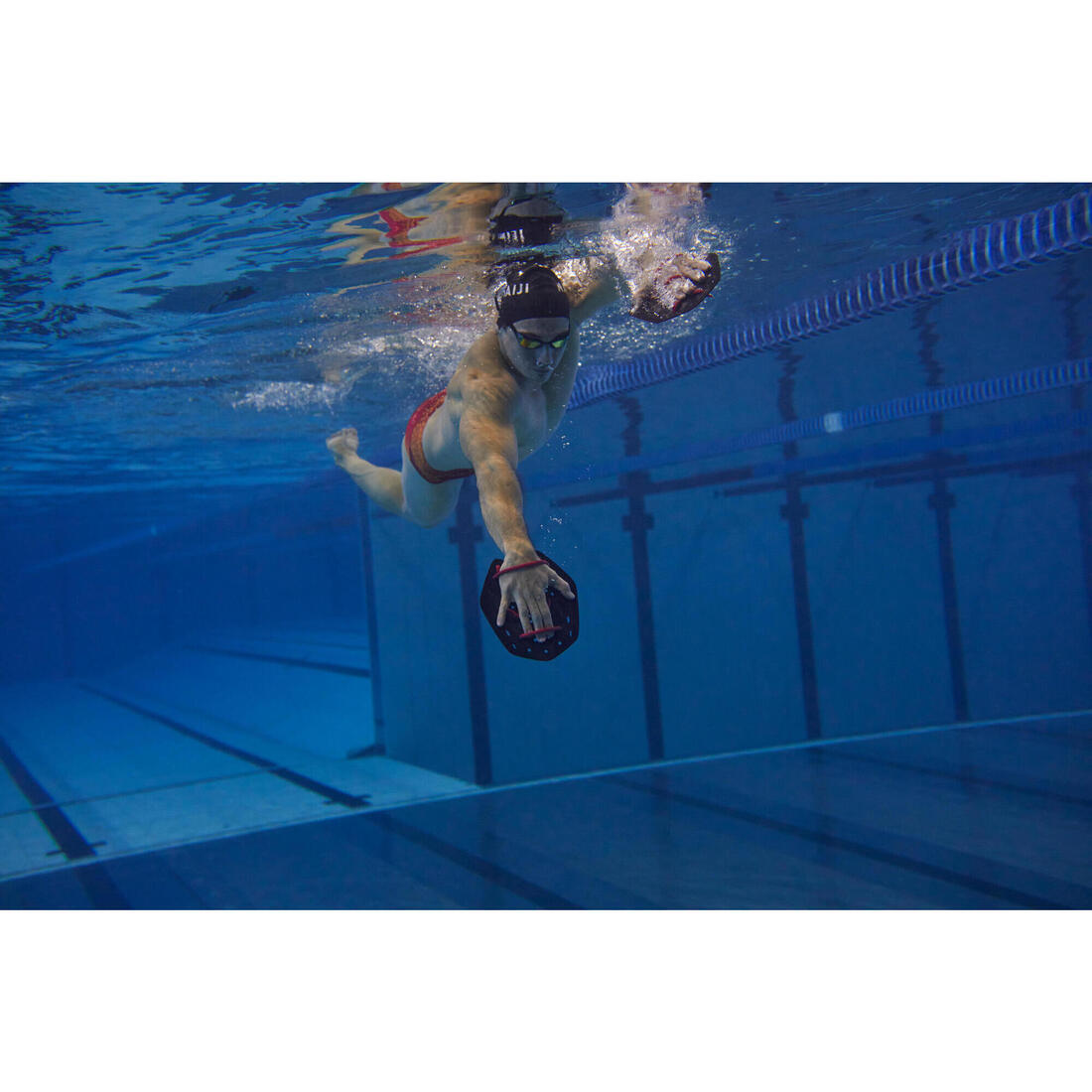 PLAQUETTES DE  NATATION  900 XL NOIR ROUGE