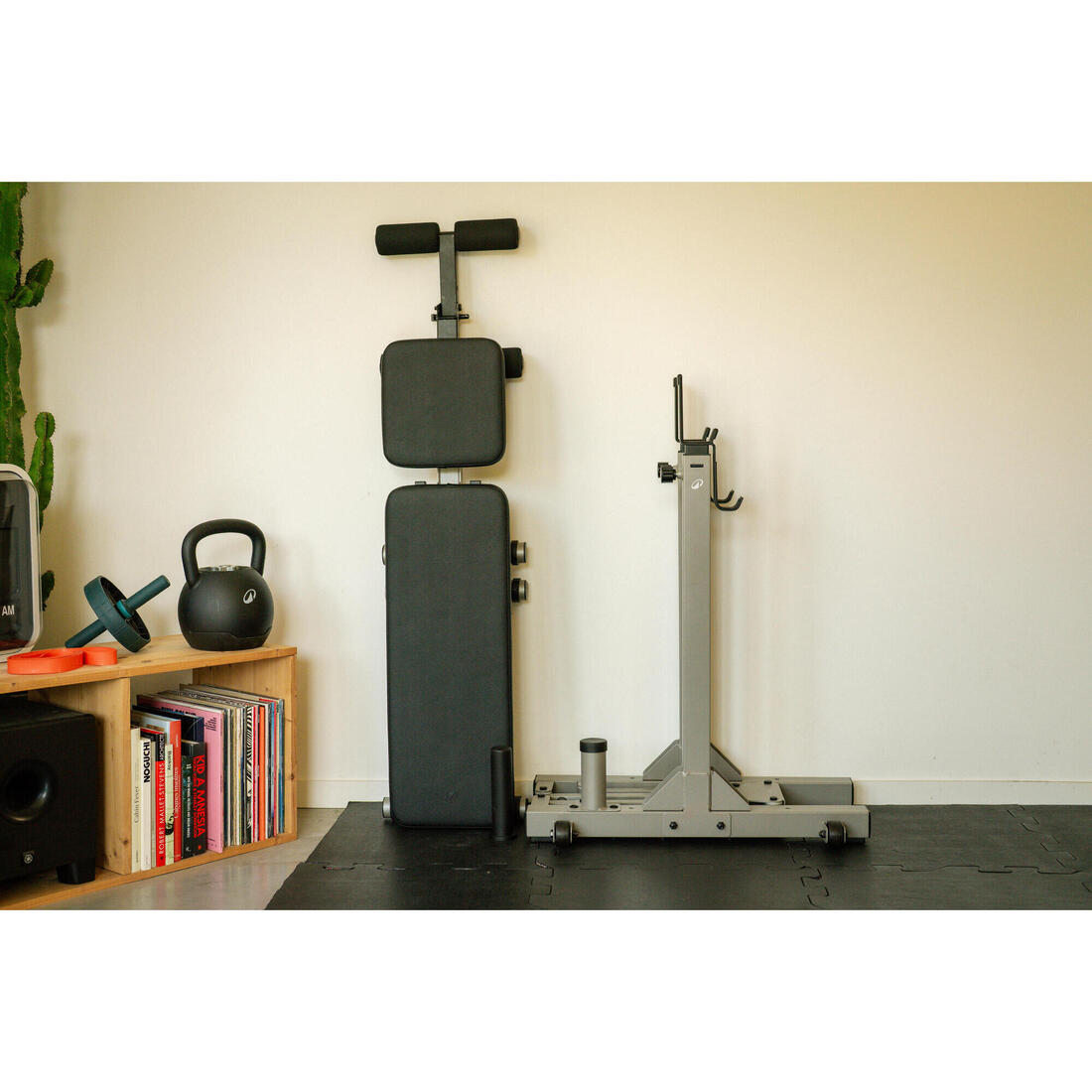 Rack de musculation 120 kg pliable en 2 sec et ultra-compact