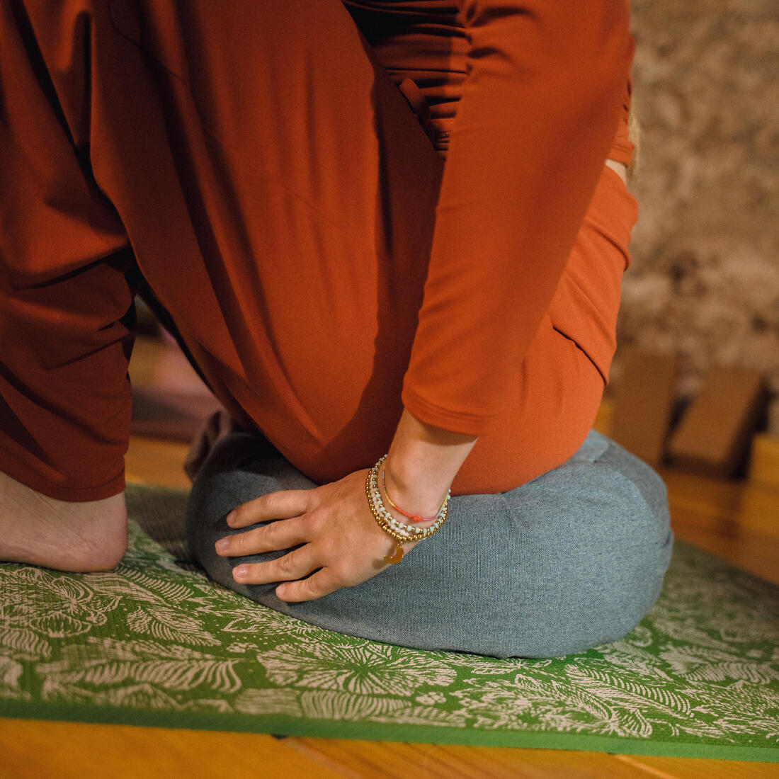 Zafu coussin rond de yoga et méditation, gris chine