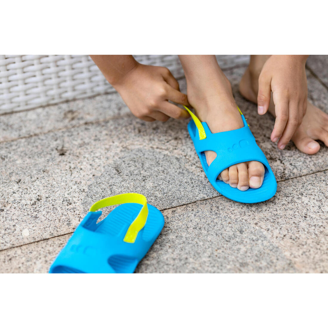 Chaussure Sandale Piscine Enfant SLAP 100 BASIC Menthe