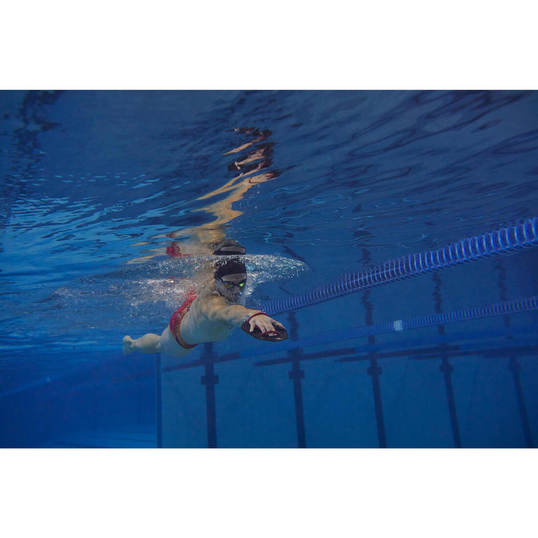 PLAQUETTES DE  NATATION  900 XL NOIR ROUGE