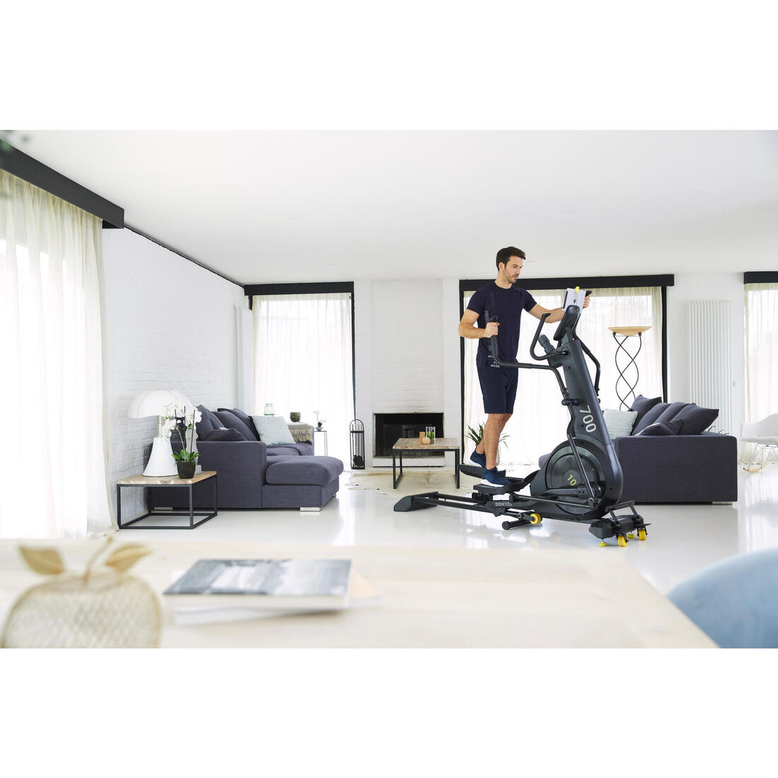 Elliptique roue avant 700 pliable, auto-alimenté et connecté