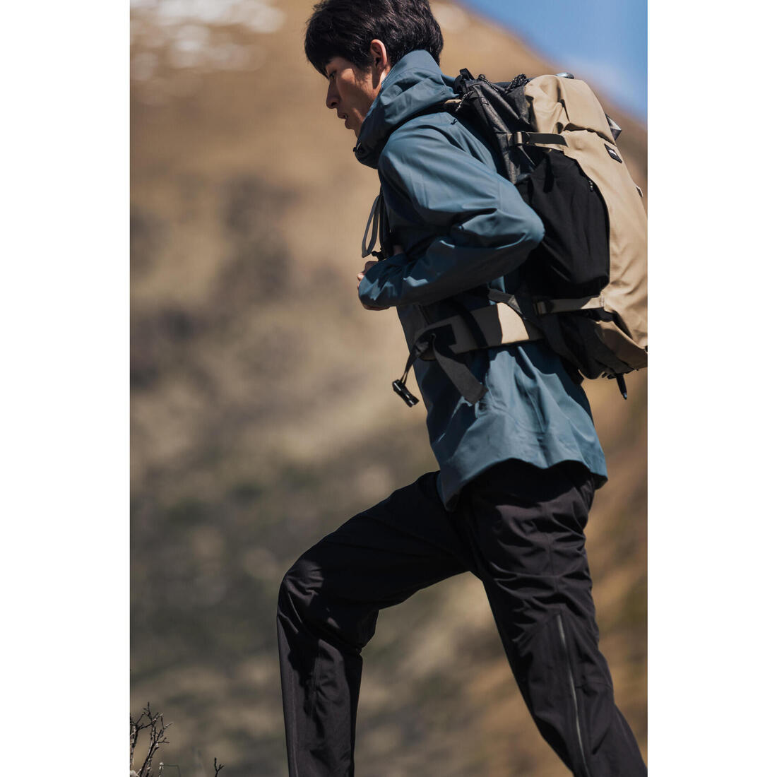 Surpantalon léger imperméable de randonnée - mh500 - homme