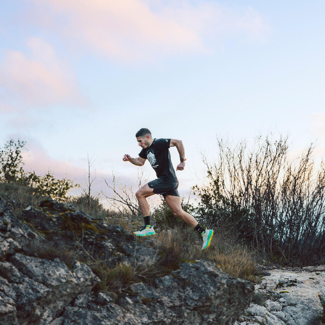 Chaussures de running trail femme, Asics trabuco terra 2, noir vert et