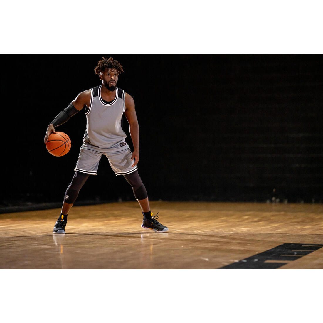 CHAUSSURES DE BASKETBALL NBA LOS ANGELES LAKERS TIGE MID - SE900