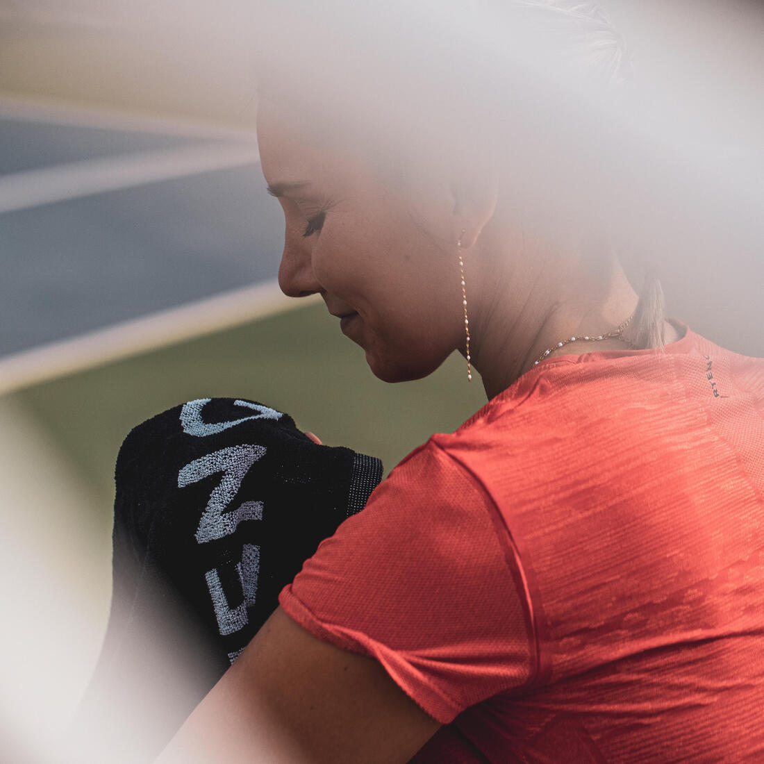 T-shirt tennis light femme - Ultra light 900 corail