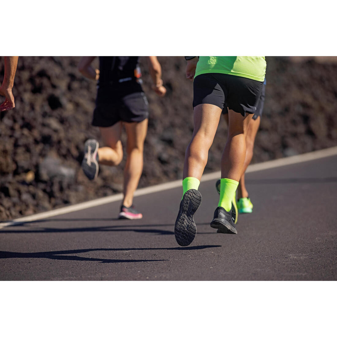 CHAUSSETTES DE RUNNING RUN900 FINES MI-MOLLET NOIRES