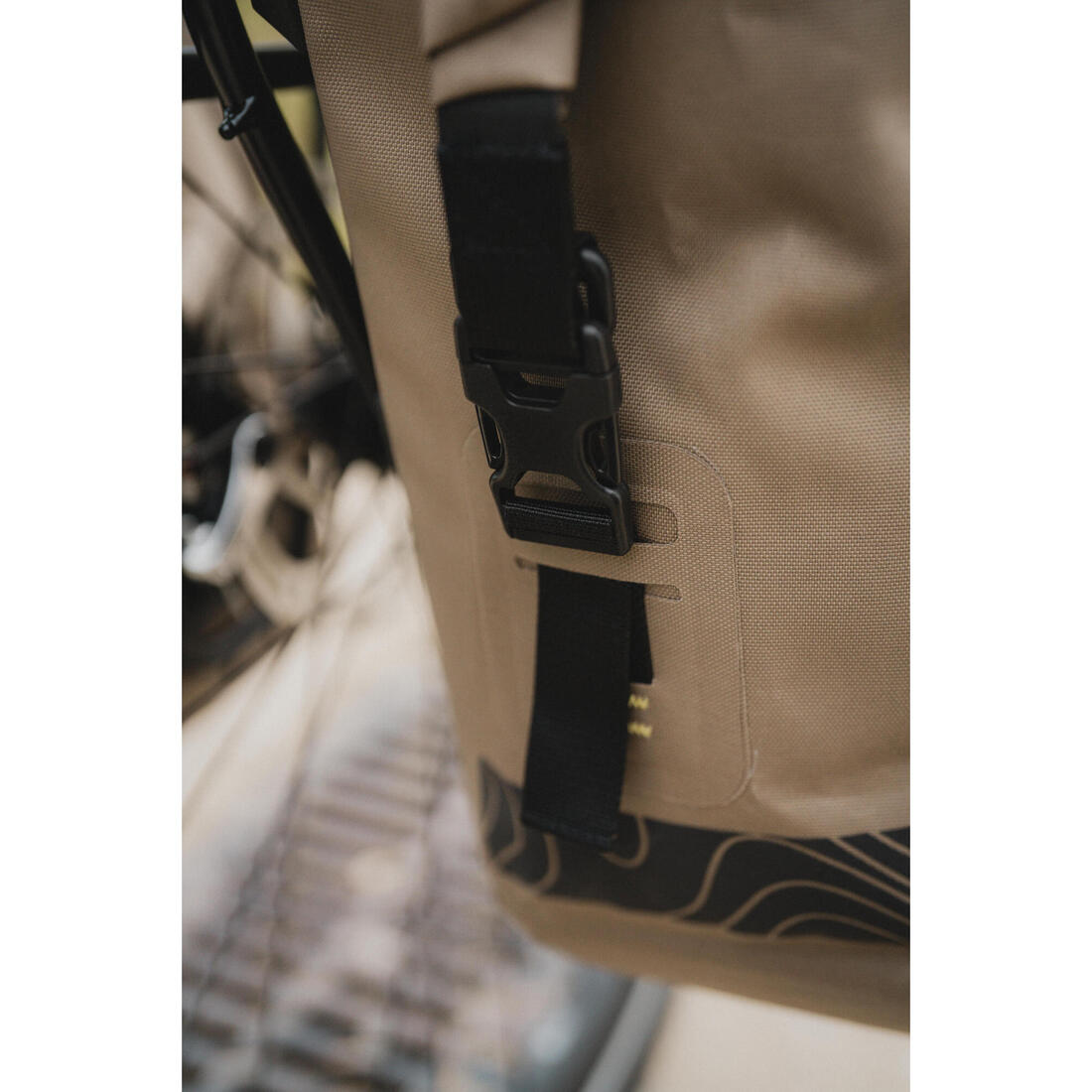 Sacoche porte bagage voyage à vélo 24L étanche IPX6, ADVT 900
