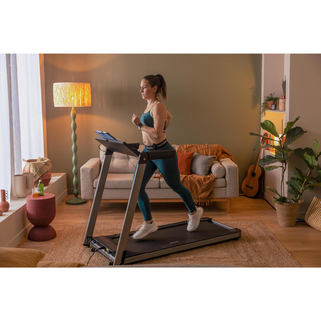 Tapis de course 14km/h et pliable, Compact Run100