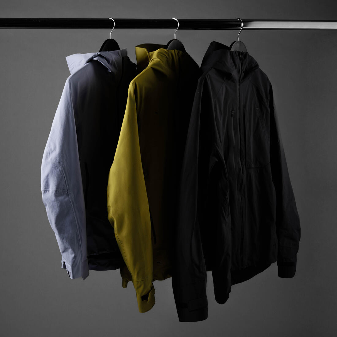 Veste de randonnée imperméable et légère homme, MH900