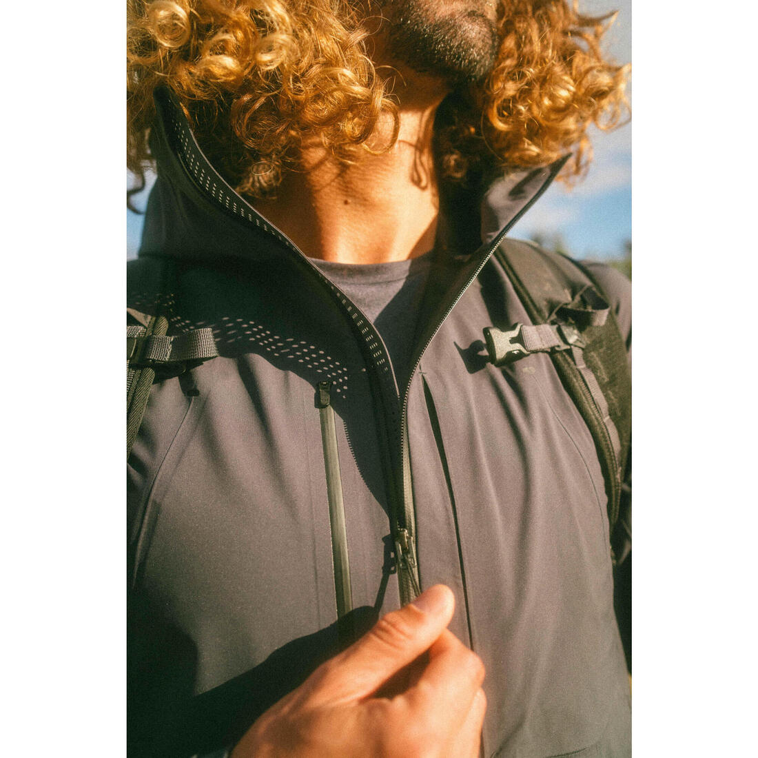 Veste de randonnée imperméable et légère homme, MH900