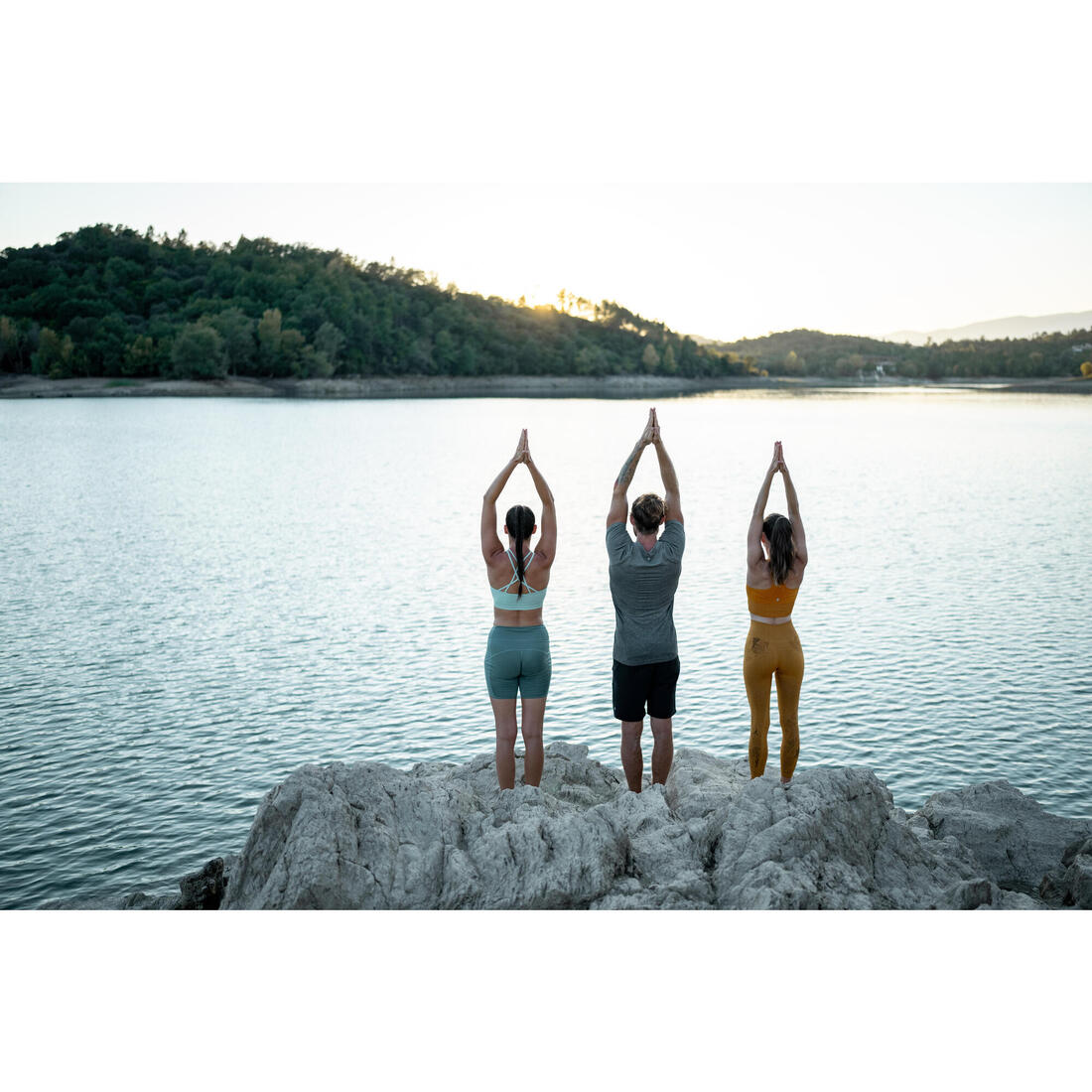 T SHIRT MANCHES COURTES SEAMLESS - SANS COUTURE YOGA DYNAMIQUE HOMME