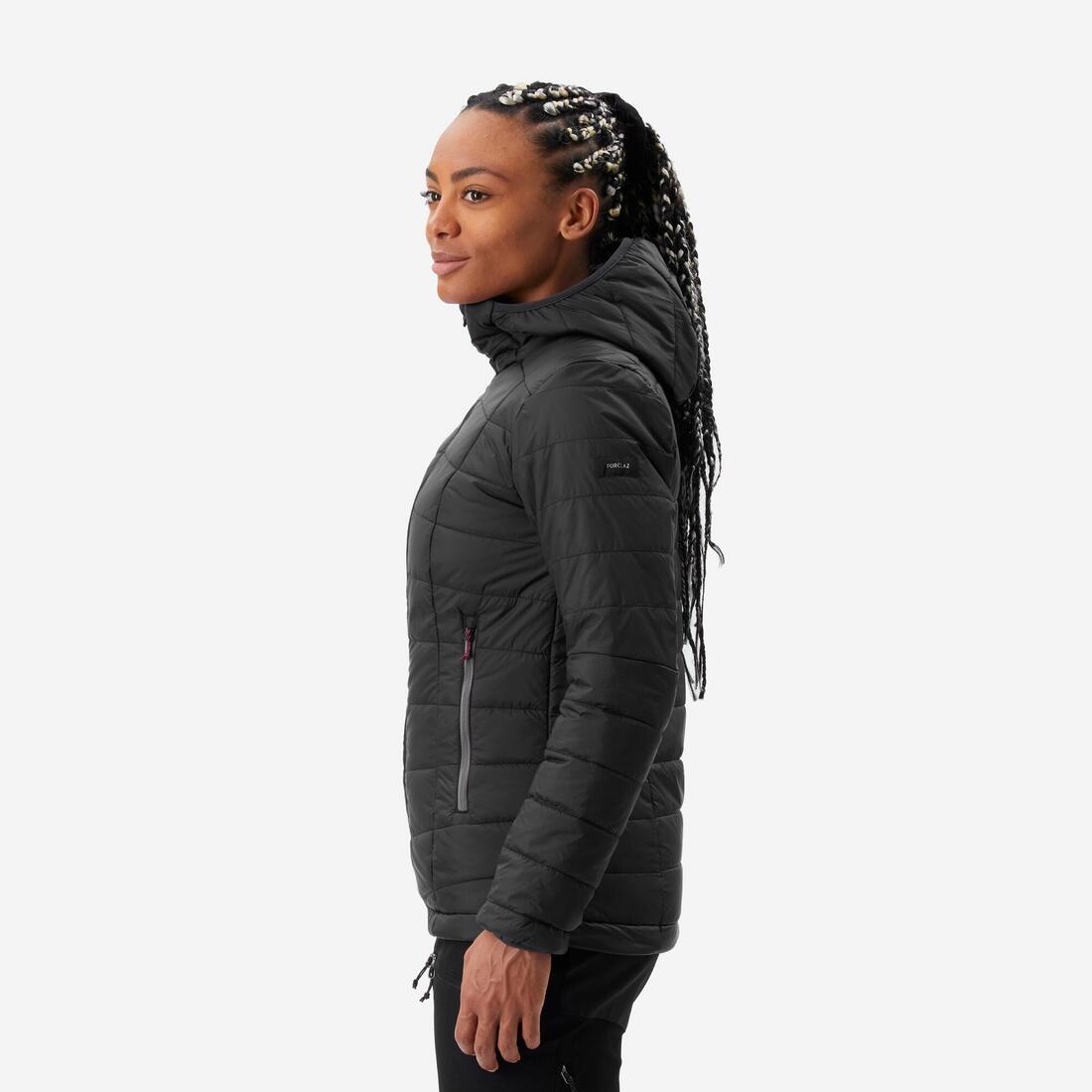Doudoune de trek à capuche synthétique femme, MT100