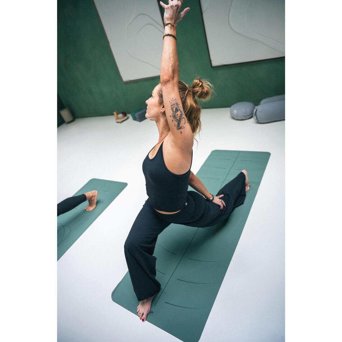Pantalon de yoga et pilates large et extensible femme