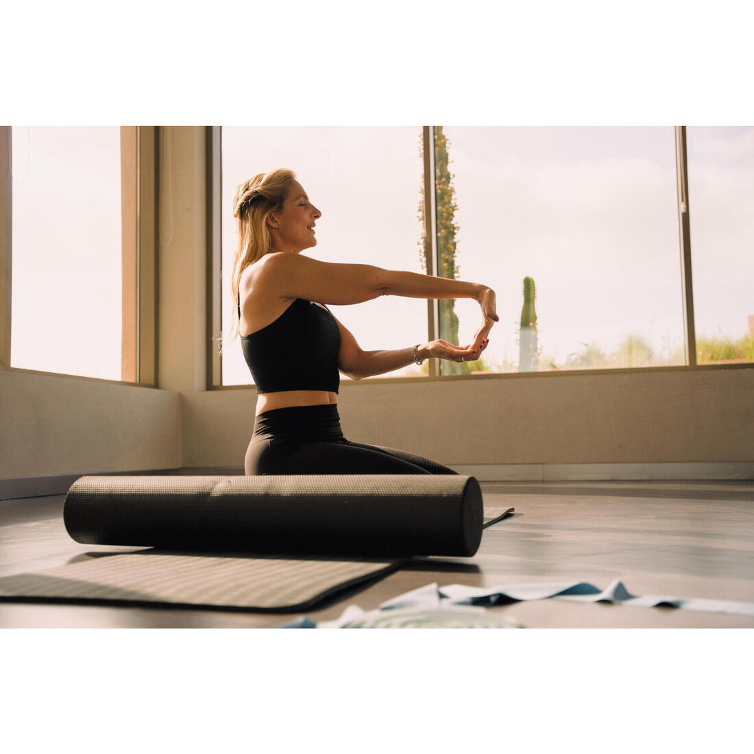 Rouleau en mousse de Pilates longueur 90 cm diamètre 15 cm, Foam roller noir