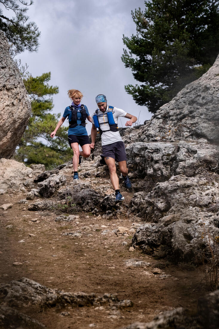 Short de trail running baggy femme noir