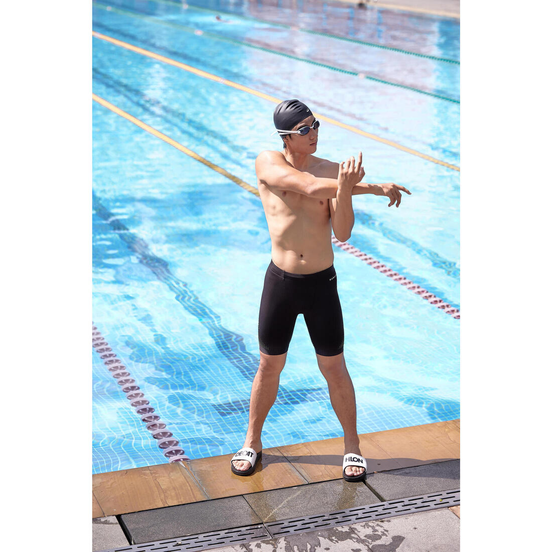 Sandales claquettes piscine 900 collector noir blanc