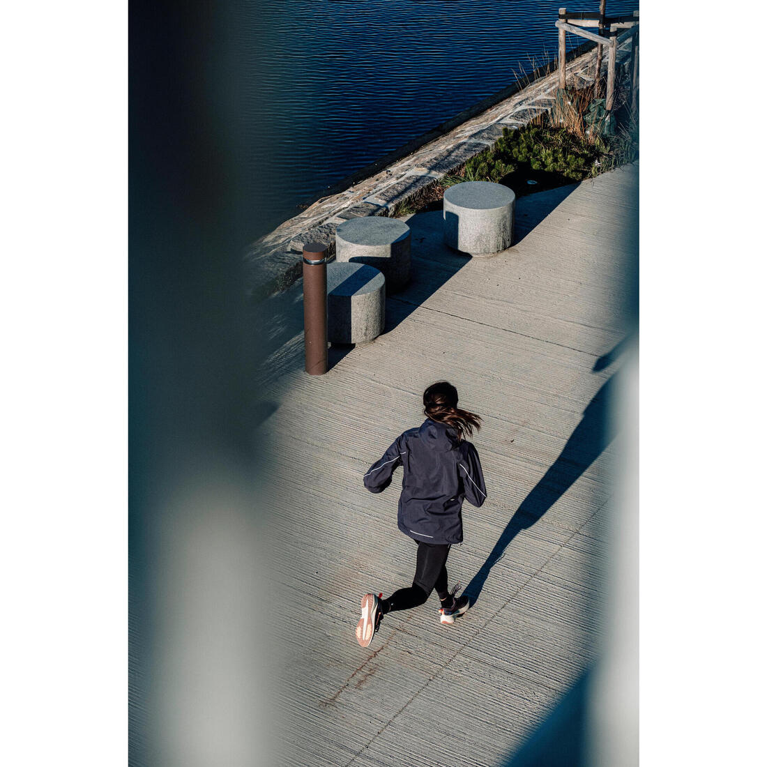 Veste running trail imperméable et respirante Femme, KIPRUN Run 500 aubergine