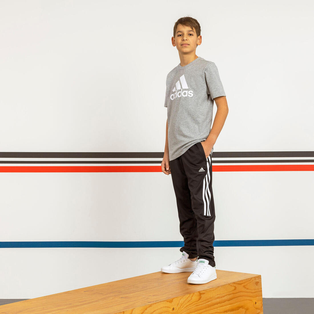 Tee shirt adidas imprimé logo enfant - gris et blanc