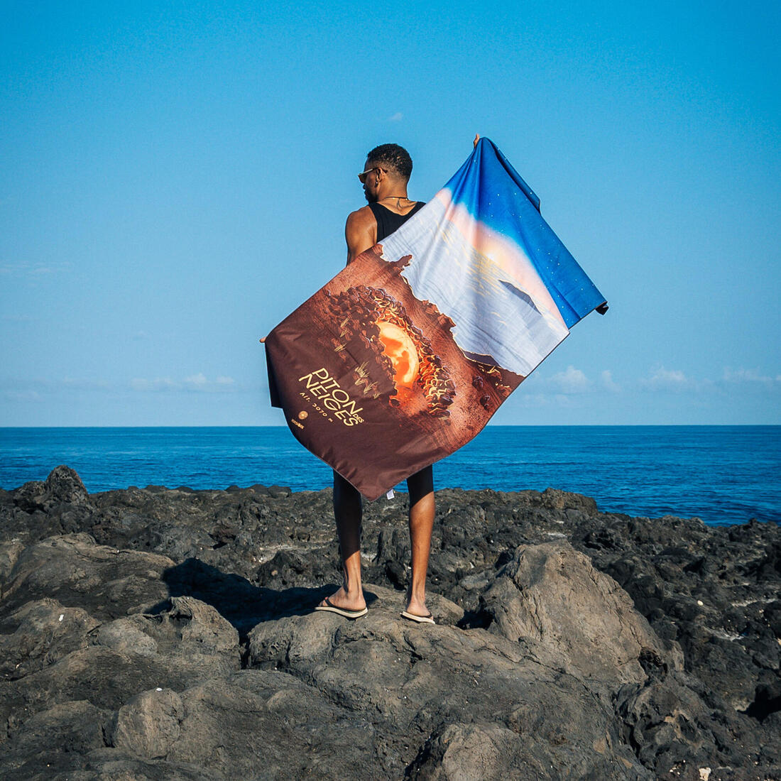 D’Une Ile, cette serviette PITON vous rappellera sans nul doute des souvenirs si