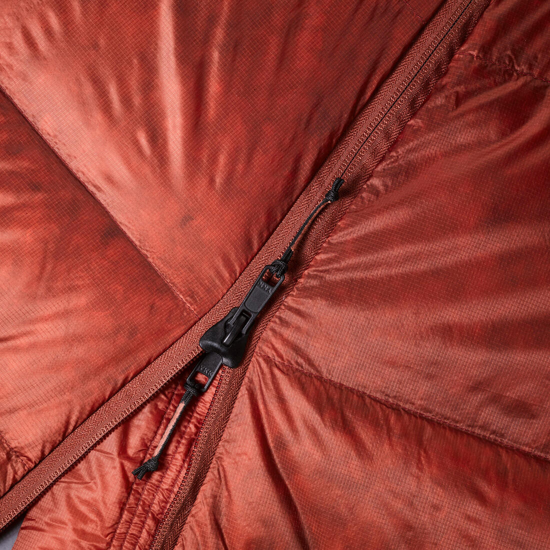 Sac de couchage de trekking 10°C en duvet, léger et compact, MT900
