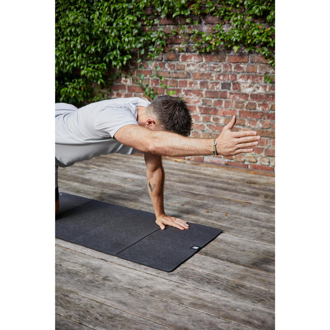 Tapis de fitness pliable résistant intérieur et extérieur épaisseur 8 mm, noir