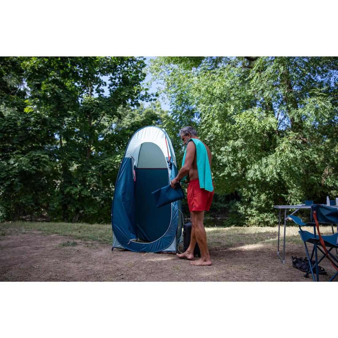 Tente et cabine de douche pour le camping - 2 secondes