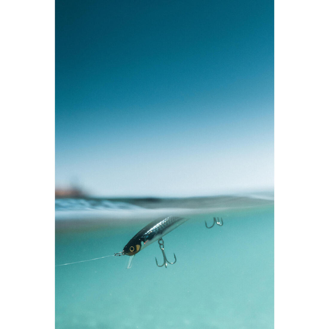 Poisson nageur SAXTON 140F Blue mack au leurre en mer