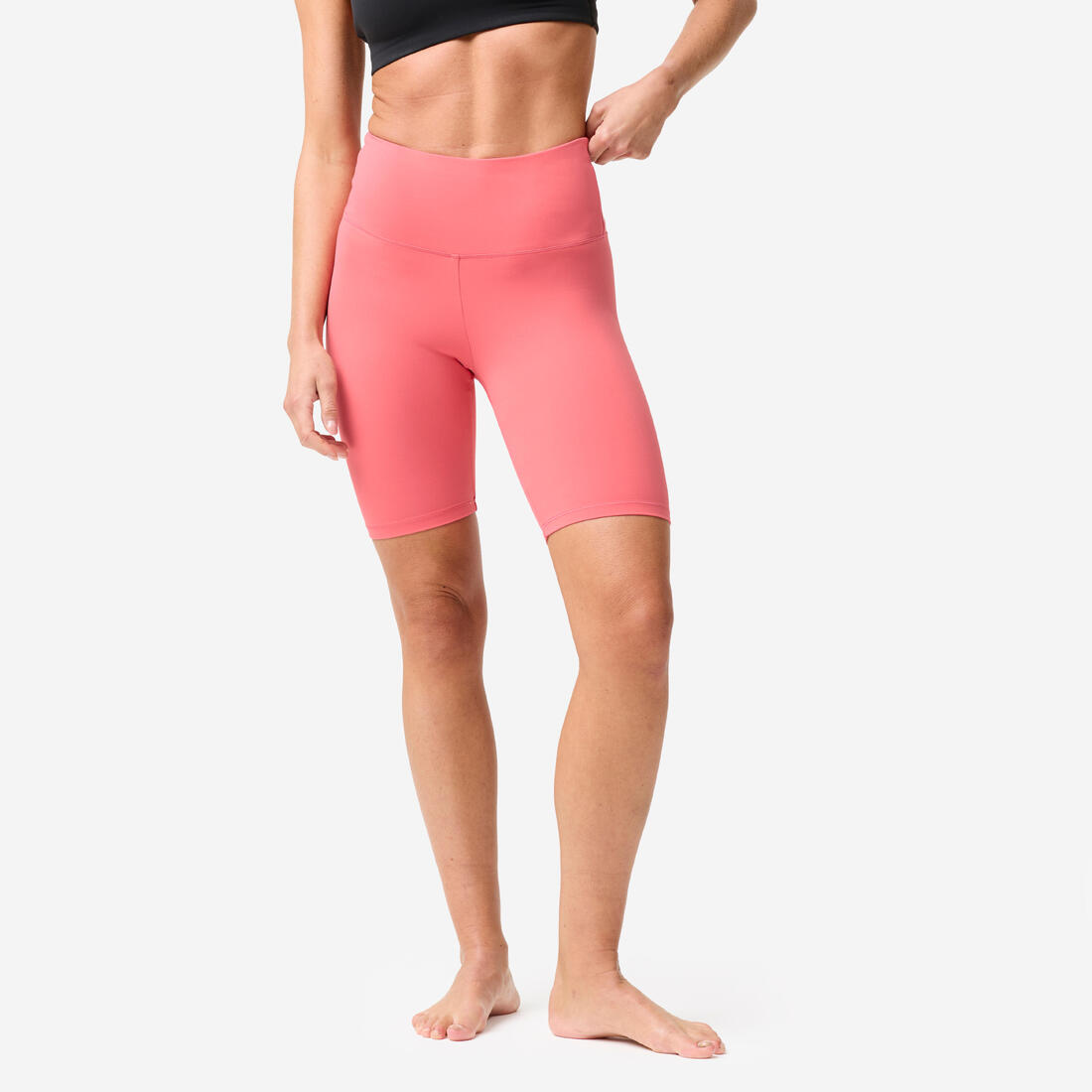 Cycliste de yoga et pilates extensible et confortable femme