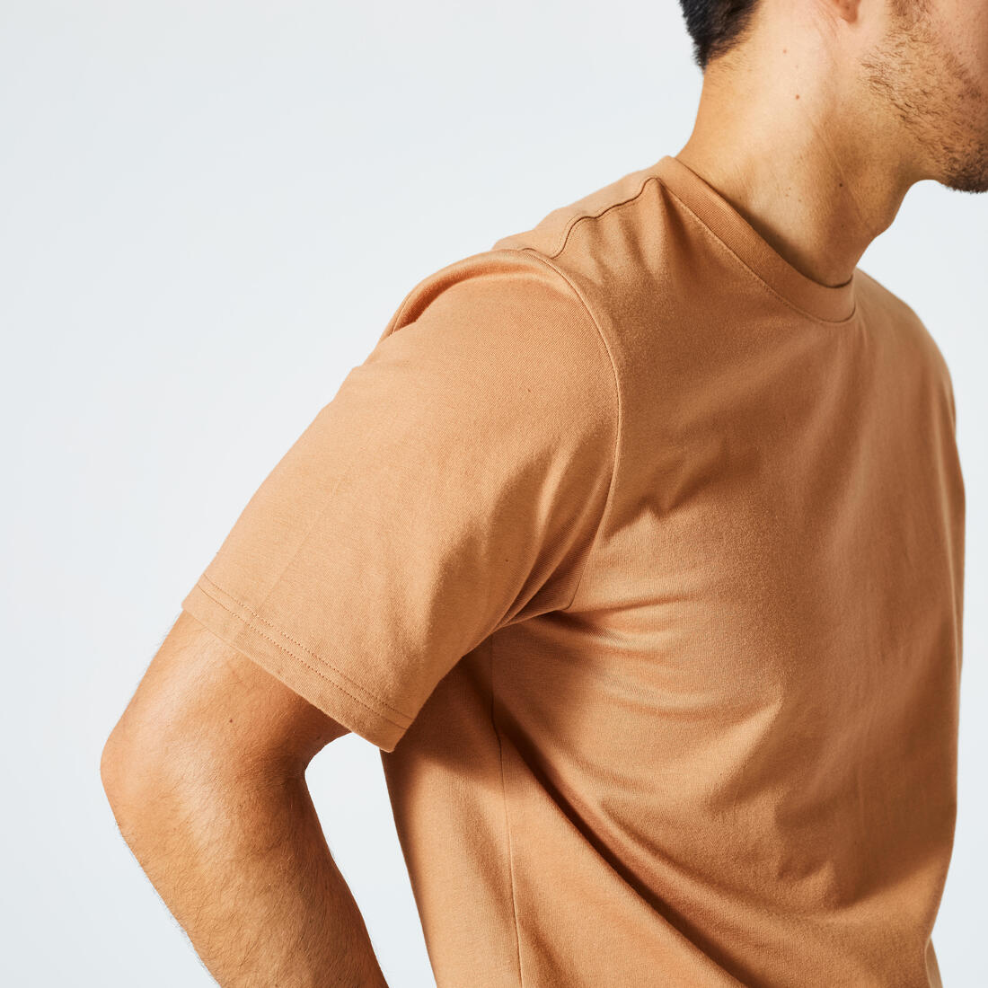 T-shirt fitness homme col rond manches courtes