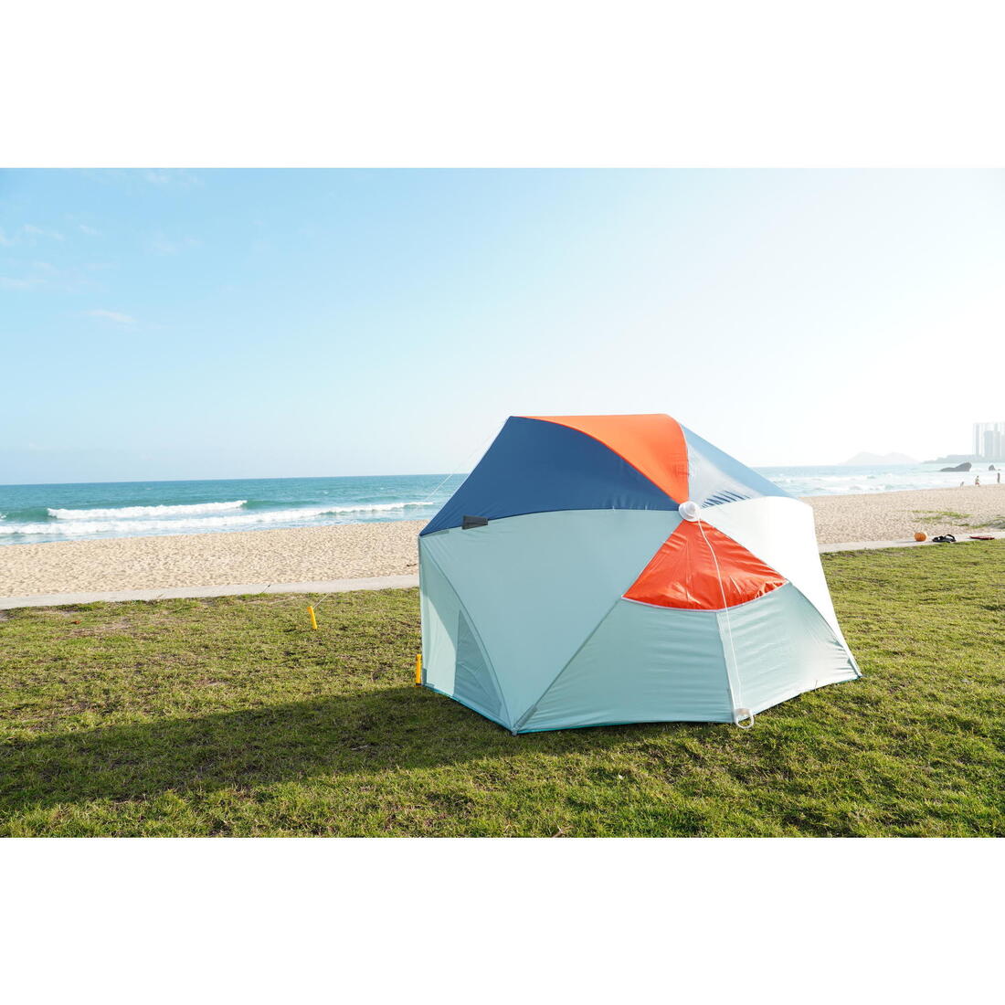 Parasol Abri plage solaire Iwiko 180 bleu jaune UPF50+ 3 places