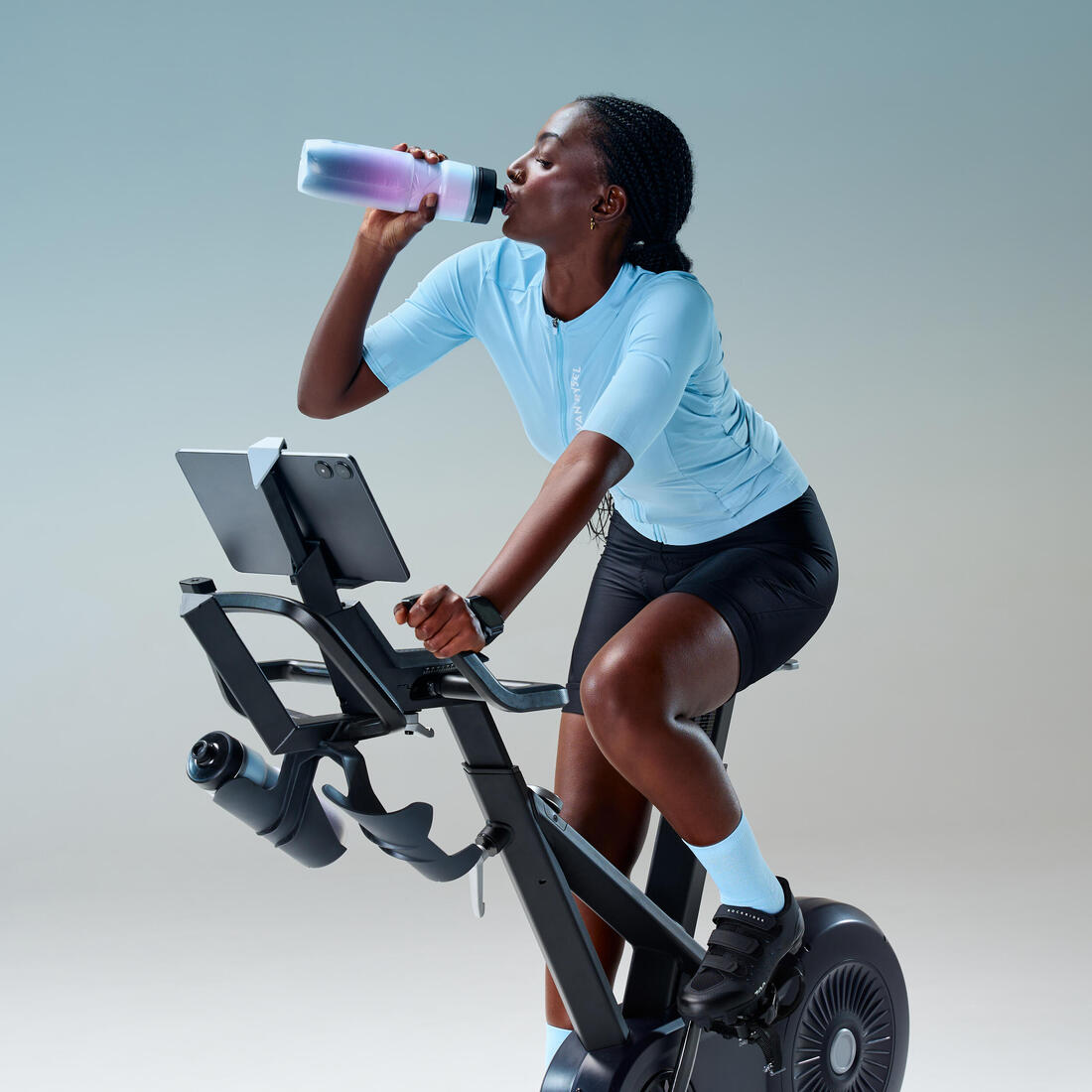 Challenge bike ultra silencieux, fluide, performant, 1500w et connecté à zwift