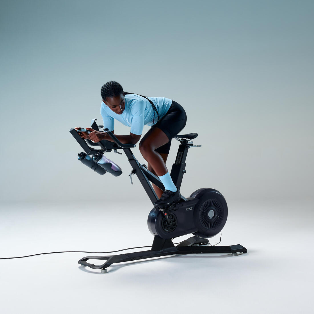 Challenge bike ultra silencieux, fluide, performant, 1500w et connecté à zwift