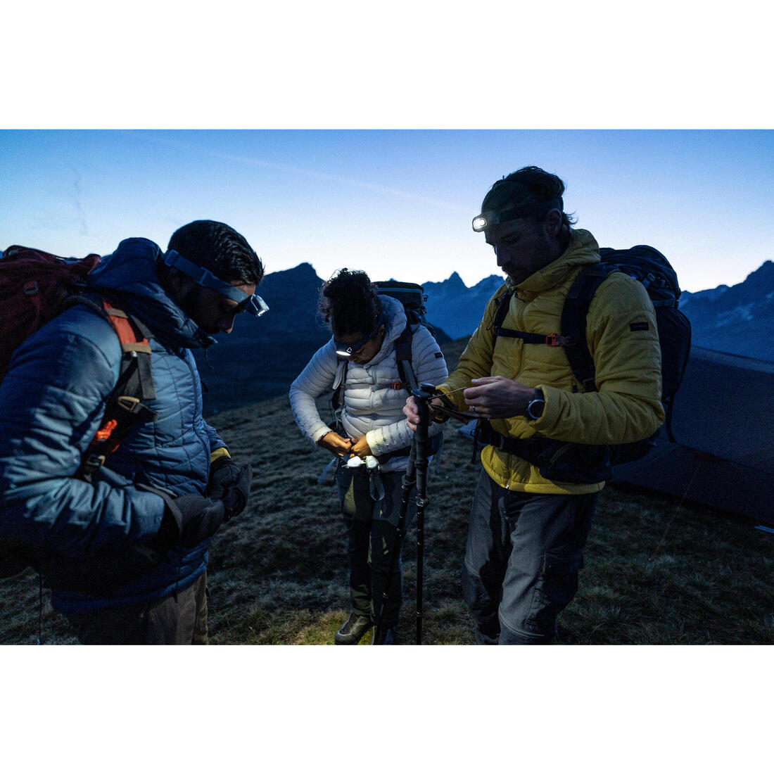 Doudoune de trek synthétique à capuche homme, MT100 - 5°C