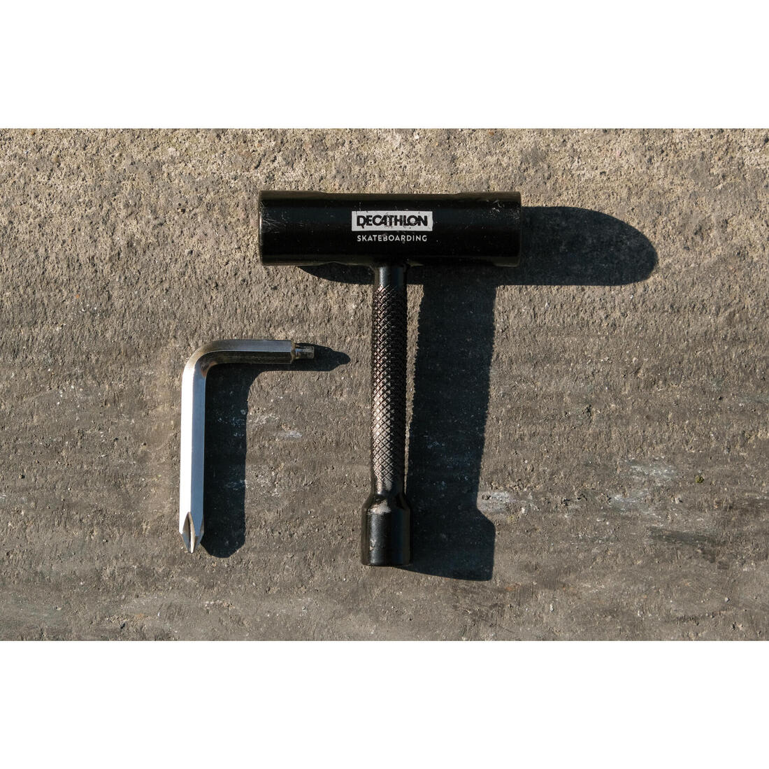 OUTIL DE SKATEBOARD ET LONGBOARD EN METAL TT500 COULEUR NOIRE