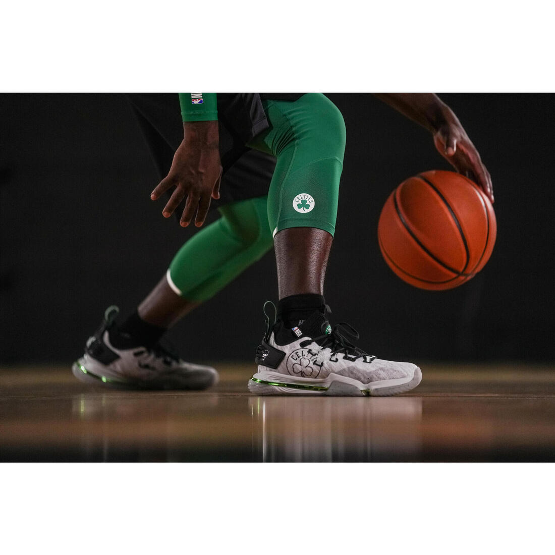 CHAUSSURES DE BASKETBALL NBA LOS ANGELES LAKERS TIGE MID - SE900