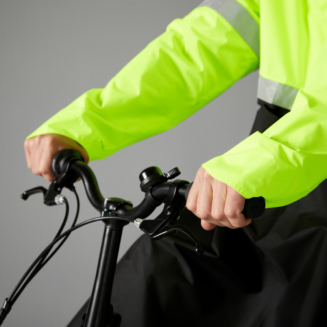 Poncho pluie visibilite jour nuit 560 noir jaune fluo