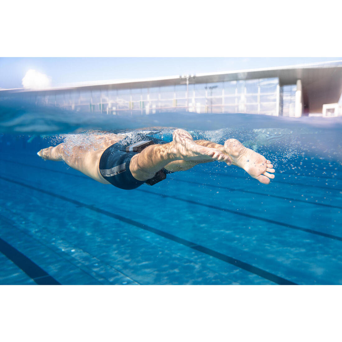 Pullbuoy de Natation 500 taille L noir bleu