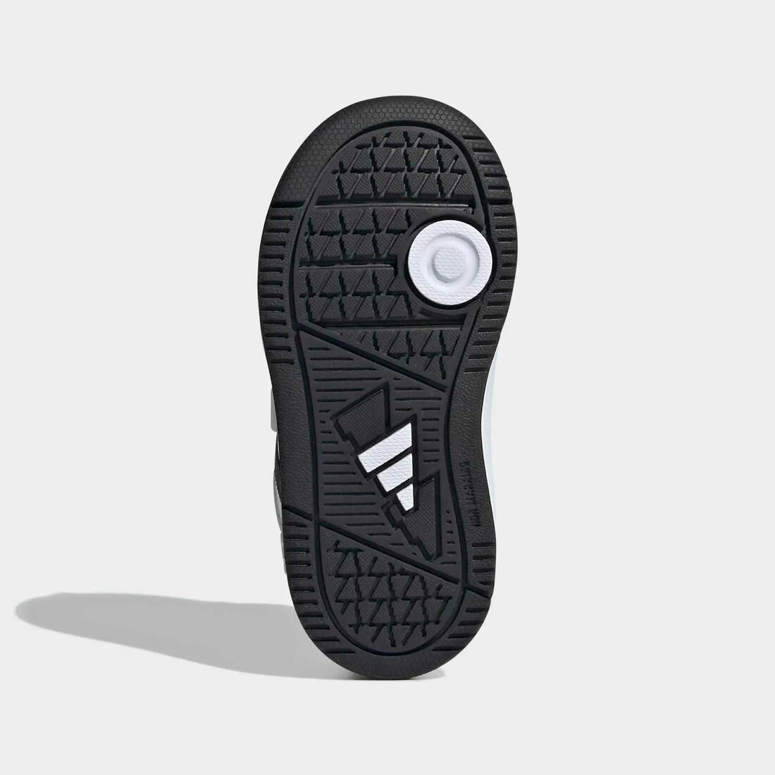 Chaussure à scratch bébé